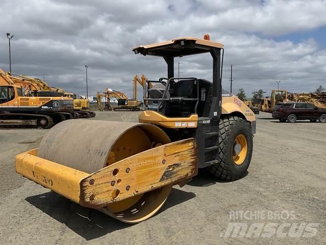 Volvo SD115 Tek tamburlu silindirler
