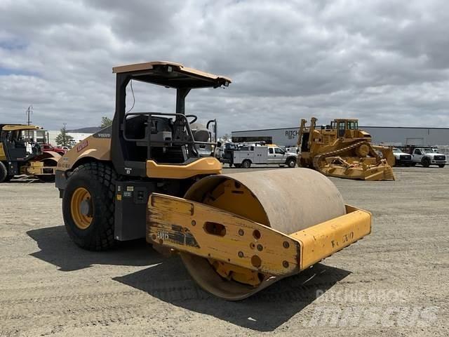 Volvo SD115 Tek tamburlu silindirler