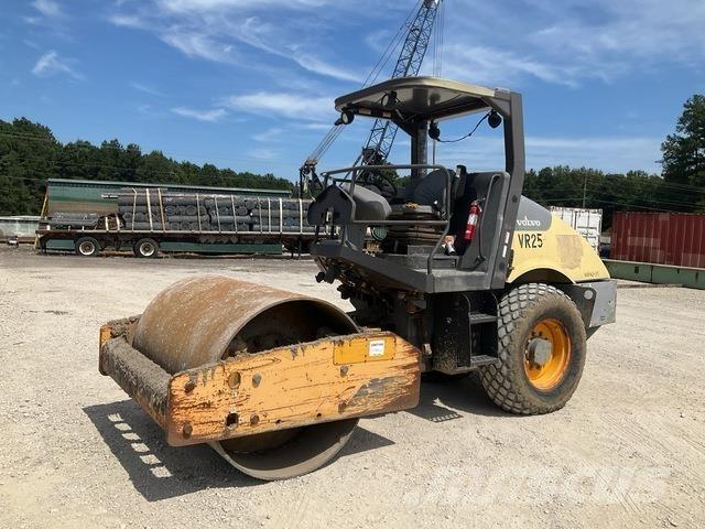Volvo SD70D Tek tamburlu silindirler