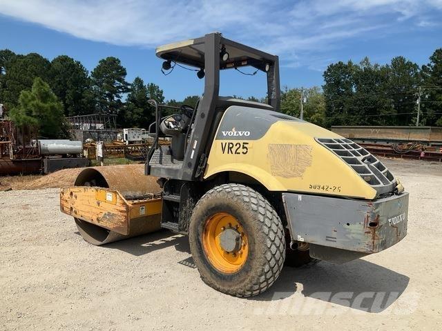 Volvo SD70D Tek tamburlu silindirler