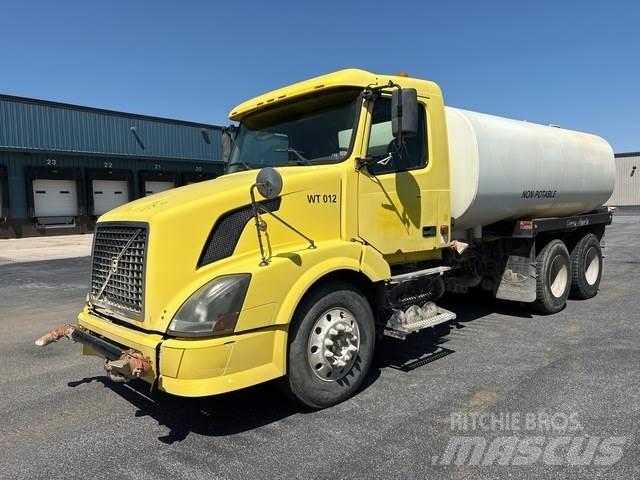 Volvo VNL Su tankerleri