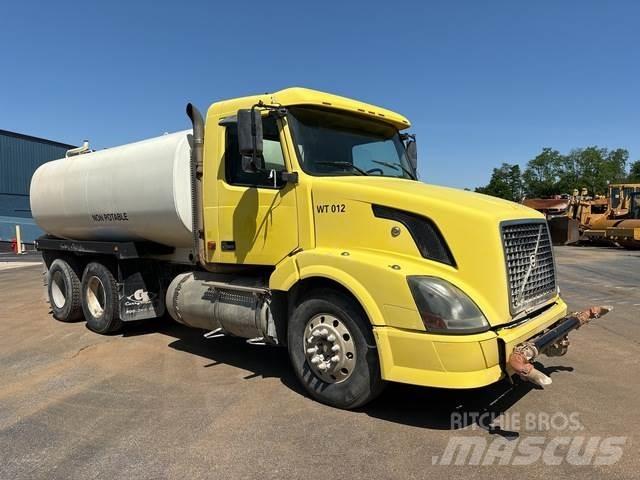 Volvo VNL Su tankerleri