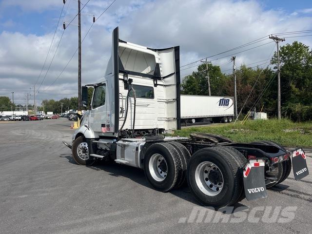 Volvo VNL 300 Çekiciler