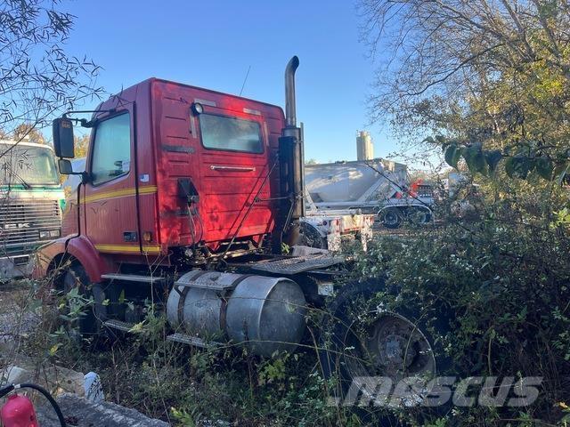 Volvo VNM200 Çekiciler