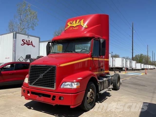 Volvo VNM42T Çekiciler