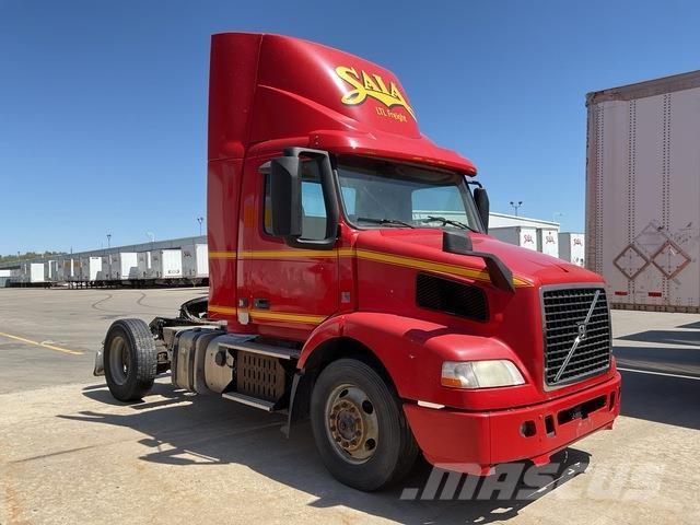 Volvo VNM42T Çekiciler