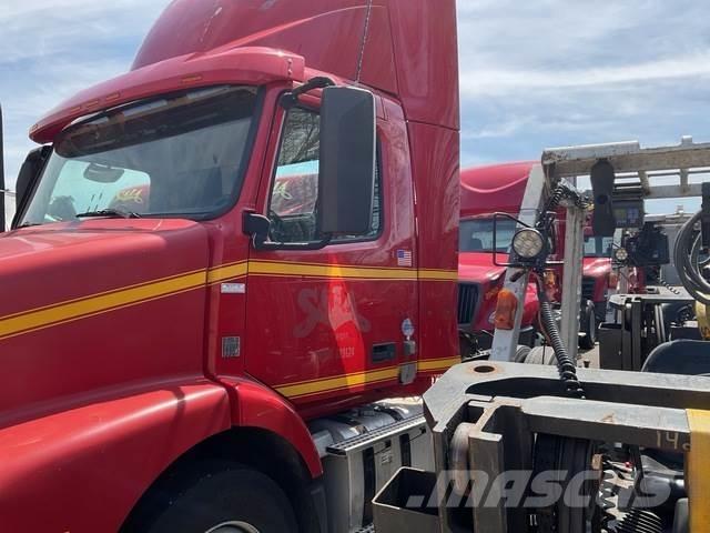 Volvo VNM42T Çekiciler