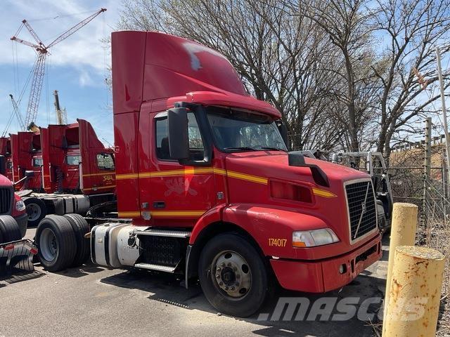 Volvo VNM42T Çekiciler