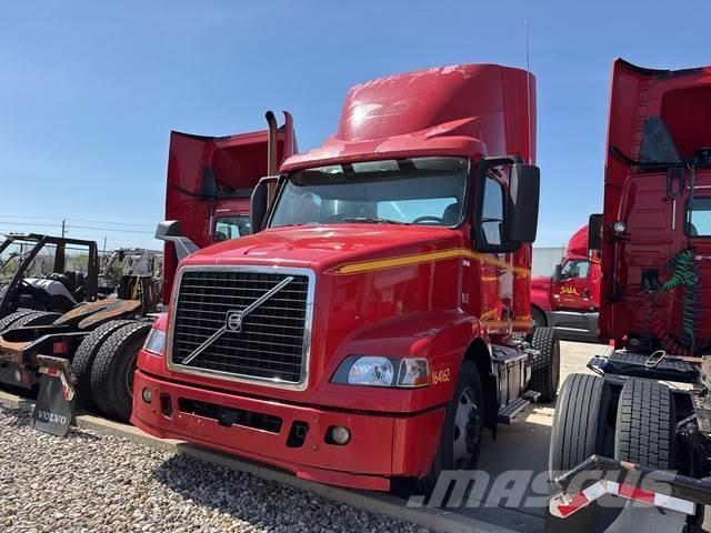 Volvo VNM42T Çekiciler