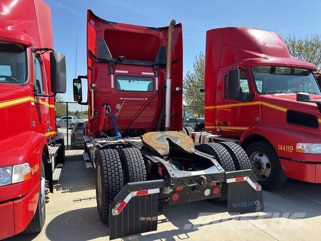 Volvo VNM42T Çekiciler