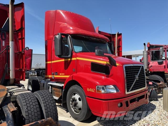 Volvo VNM42T Çekiciler