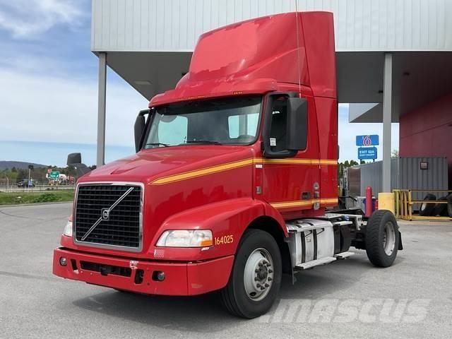 Volvo VNM42T Çekiciler