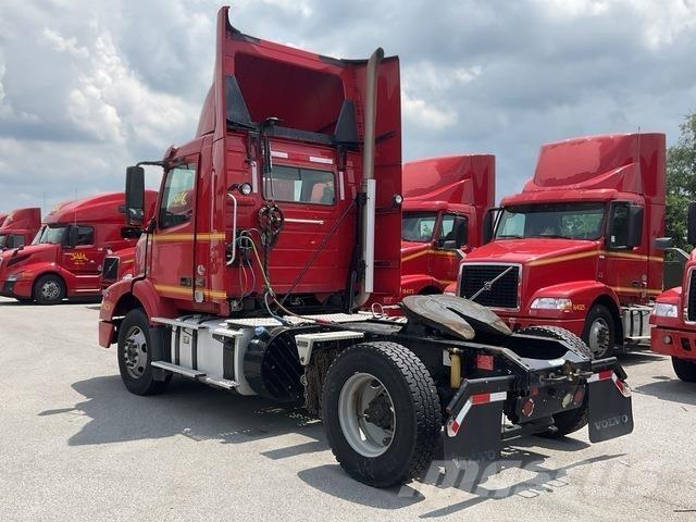 Volvo VNM42T Çekiciler