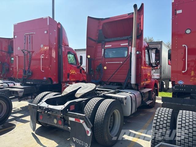 Volvo VNM42T Çekiciler