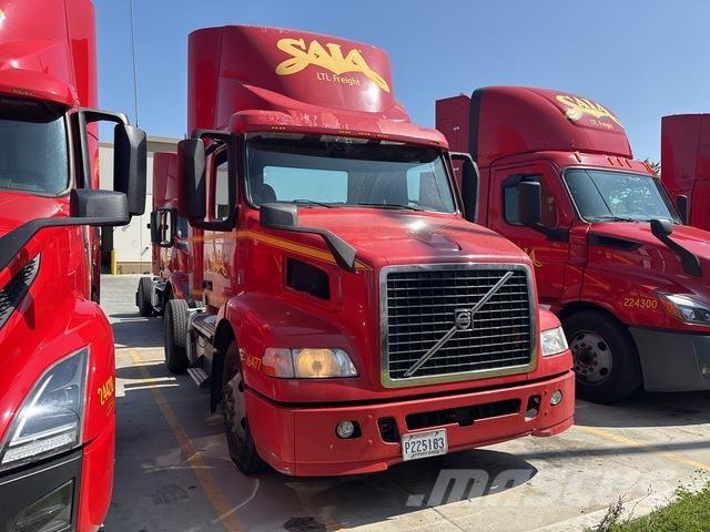 Volvo VNM42T Çekiciler