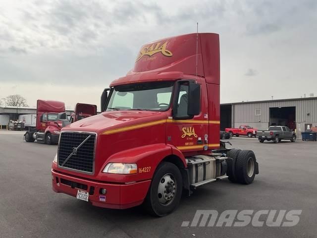 Volvo VNM42T Çekiciler