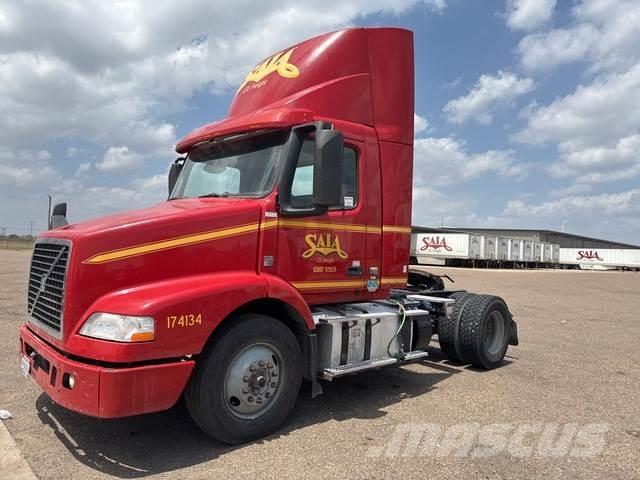 Volvo VNM42T Çekiciler