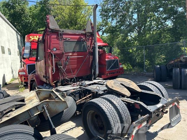 Volvo VNM42T Çekiciler