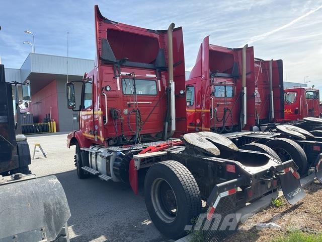 Volvo VNM42T Çekiciler