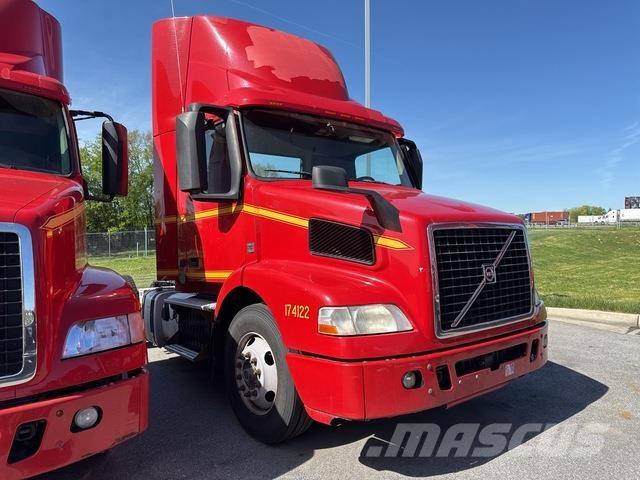Volvo VNM42T Çekiciler