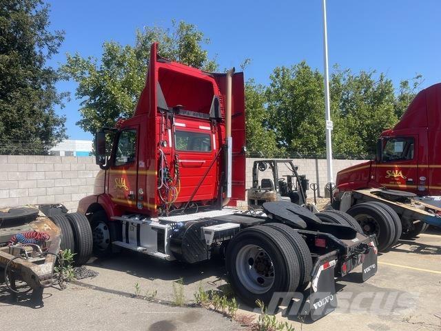 Volvo VNM42T Çekiciler