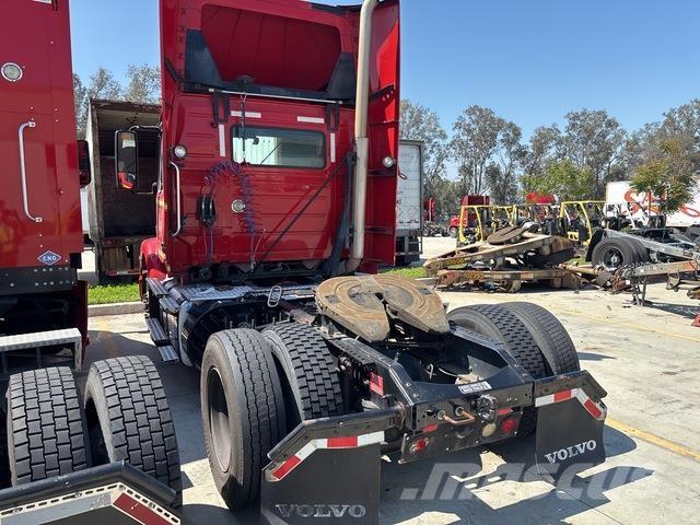 Volvo VNM42T Çekiciler