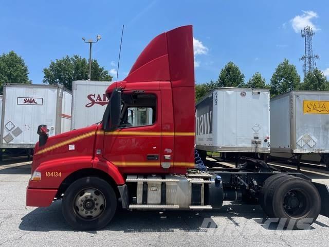 Volvo VNM42T Çekiciler