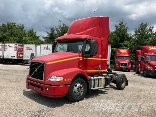 Volvo VNM42T Çekiciler