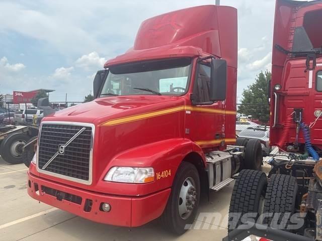 Volvo VNM42T Çekiciler