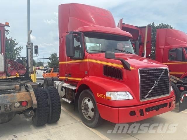 Volvo VNM42T Çekiciler