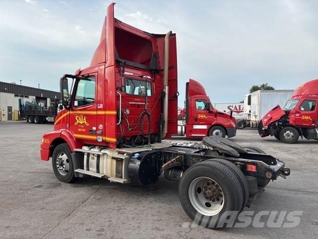 Volvo VNM42T Çekiciler