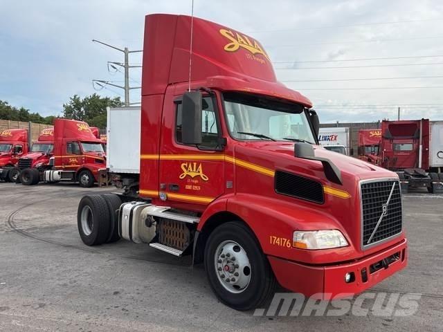 Volvo VNM42T Çekiciler
