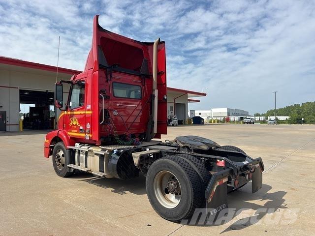 Volvo VNM42T Çekiciler