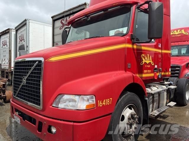Volvo VNM42T Çekiciler