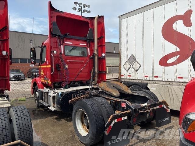 Volvo VNM42T Çekiciler