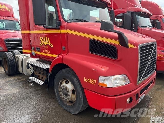 Volvo VNM42T Çekiciler