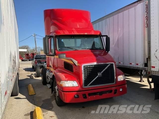 Volvo VNM42T Çekiciler