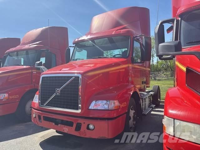 Volvo VNM42T Çekiciler