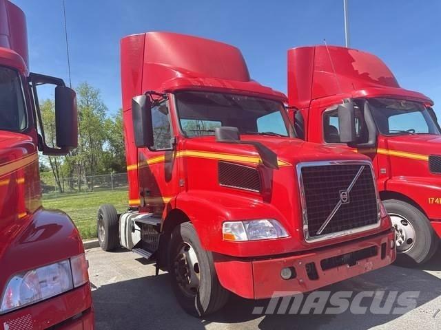 Volvo VNM42T Çekiciler