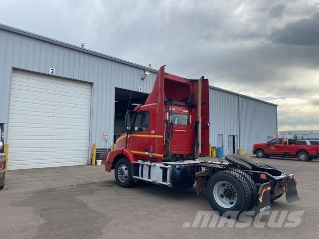 Volvo VNM42T Çekiciler