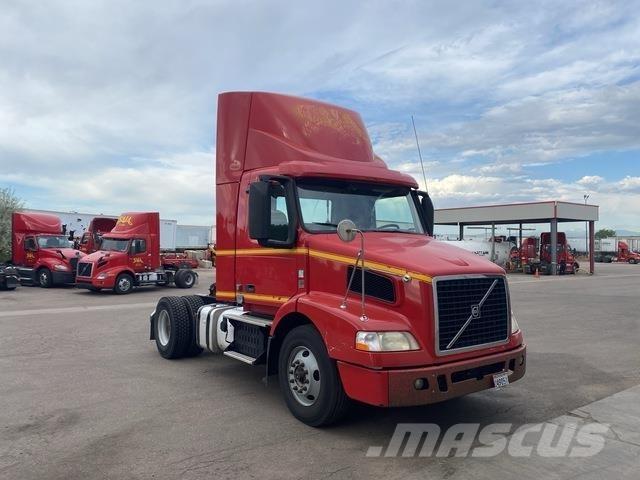 Volvo VNM42T Çekiciler