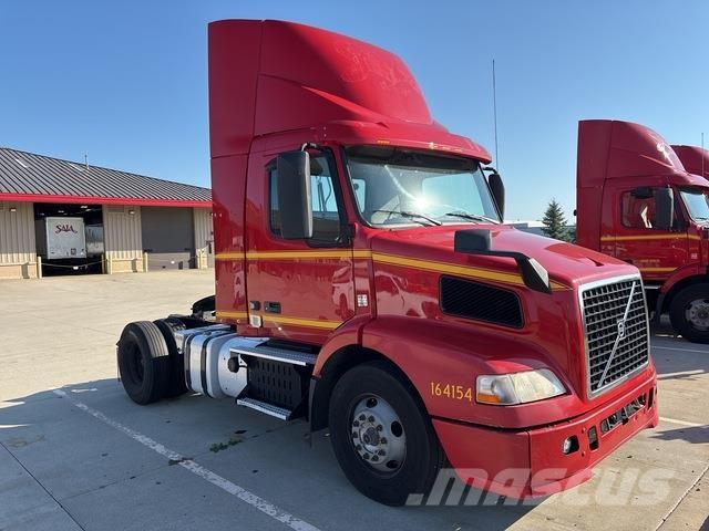 Volvo VNM42T Çekiciler