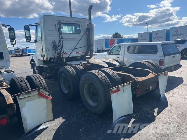 Volvo VNM64T Çekiciler