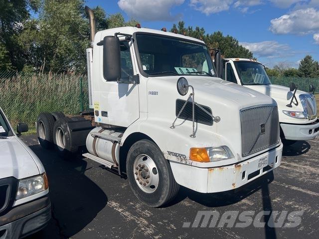 Volvo VNM64T Çekiciler