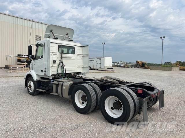 Volvo VNR64300 Çekiciler