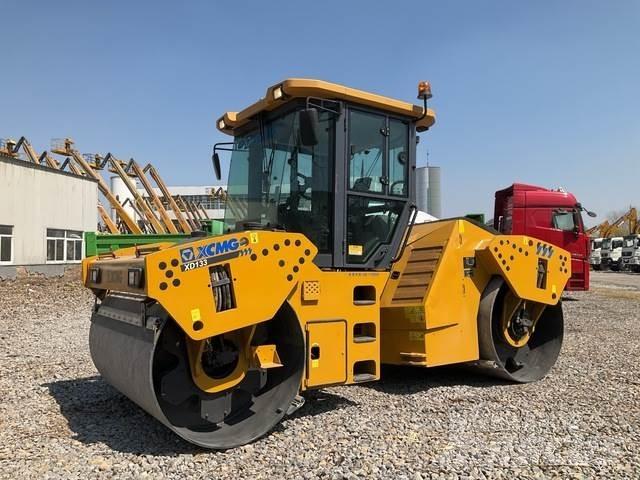 XCMG XD133E Çift tamburlu silindirler