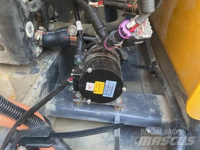 XCMG XE215E Paletli ekskavatörler