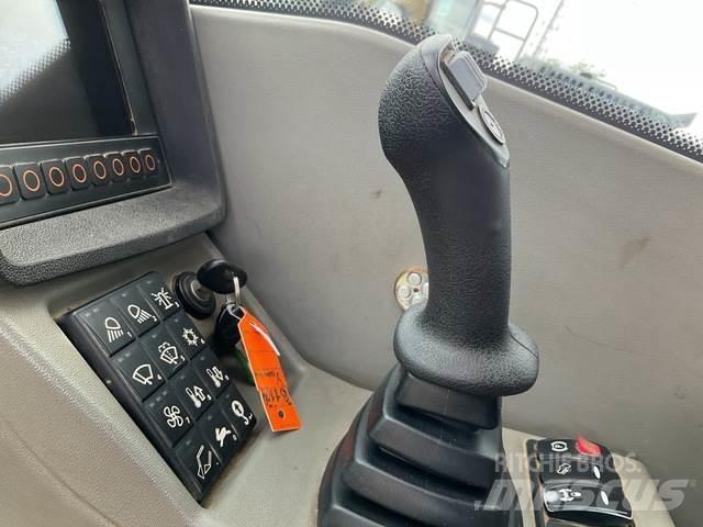 Yanmar B110W Lastik tekerli ekskavatörler