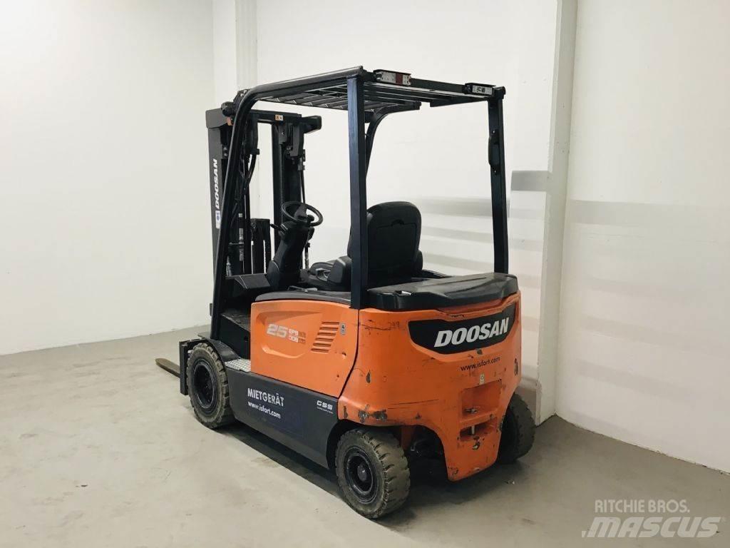Doosan B25X-7 Elektrikli forkliftler