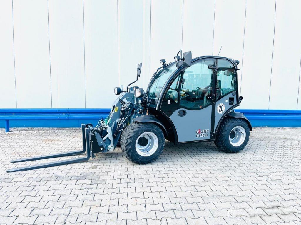 GiANT GT5048 Teleskopik yükleyiciler